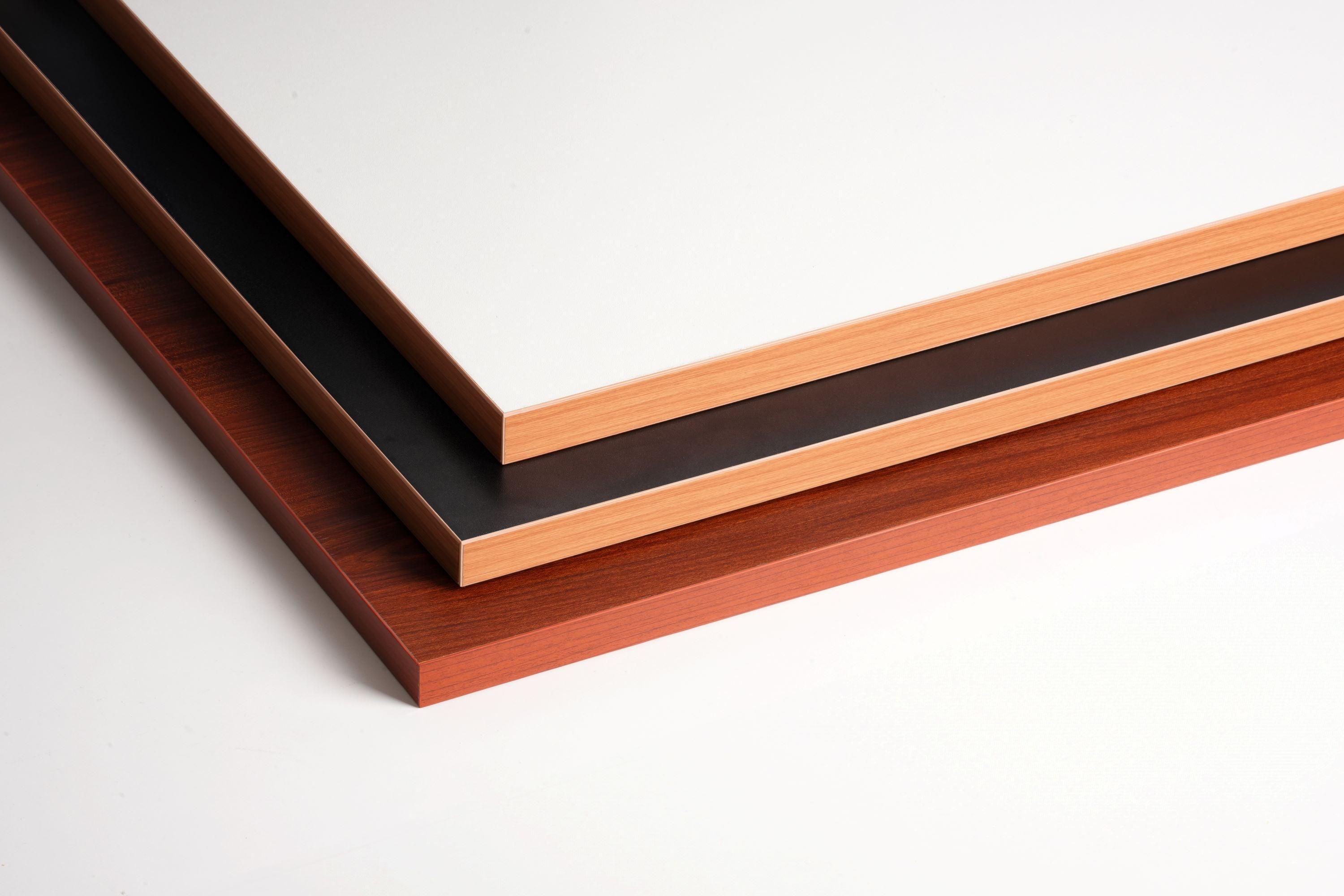 Mặt bàn gỗ công nghiệp MDF lõi xanh cho Atlas và Core Desk: Đạt và vượt chuẩn công nghiệp quốc tế