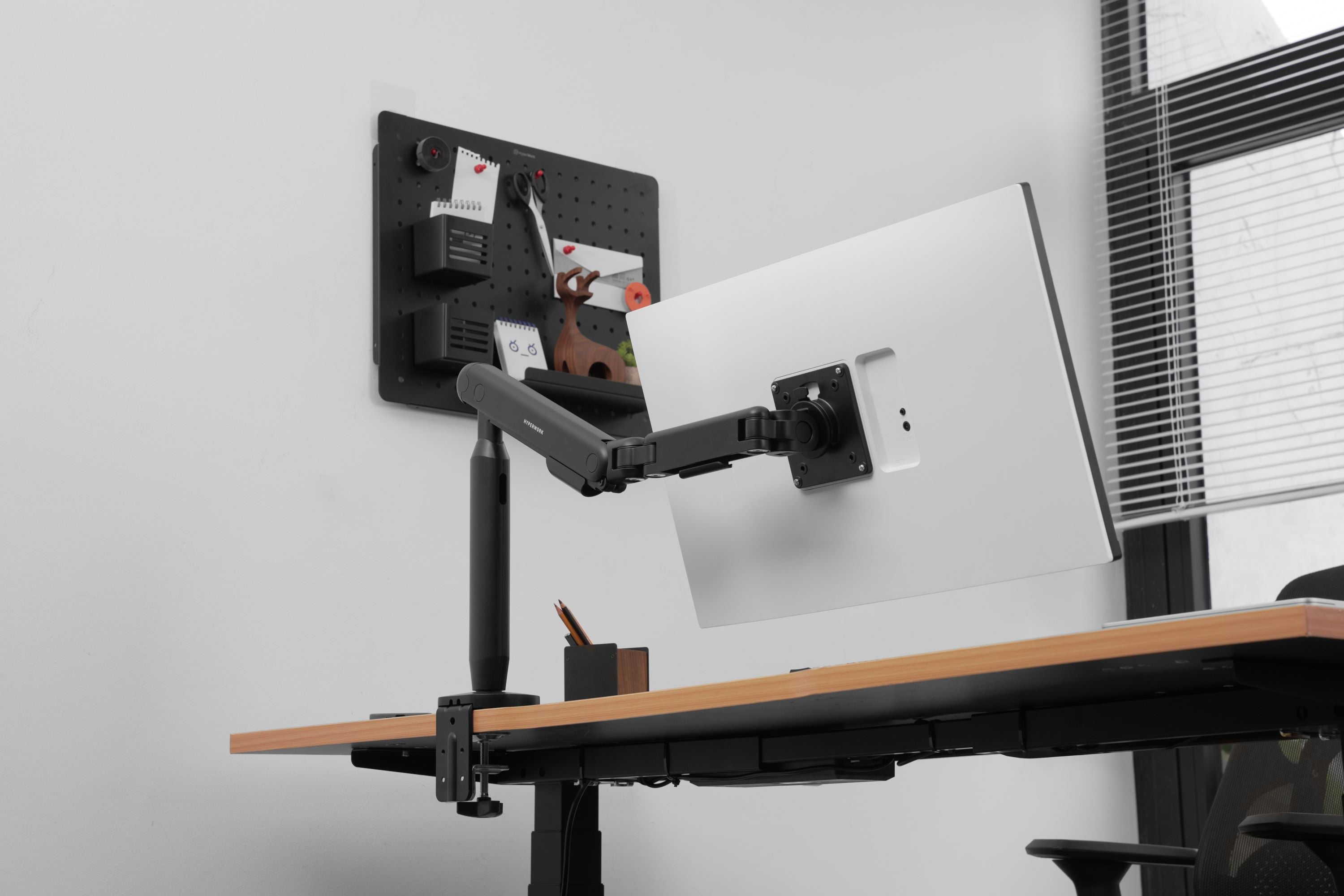 Hỏi đáp tất tần tật về arm màn hình