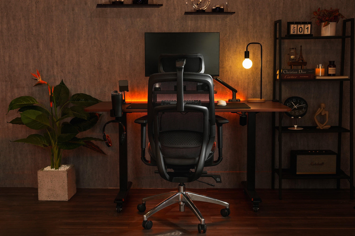 Setup góc làm việc lấy cảm hứng từ phong cách industrial - HyperWork