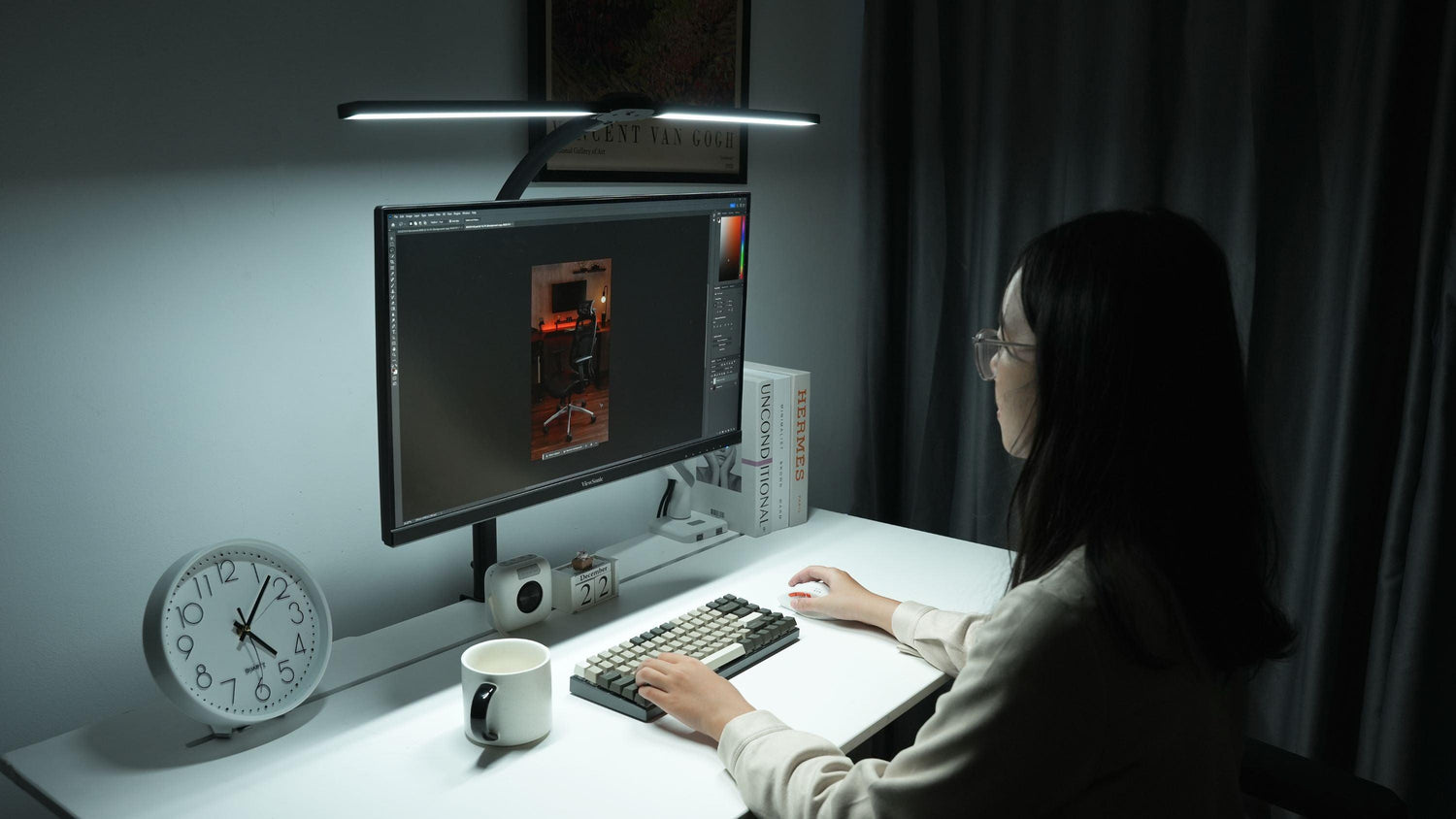 Tại sao bạn cần một chiếc đèn bàn cho góc làm việc, giải trí? - HyperWork